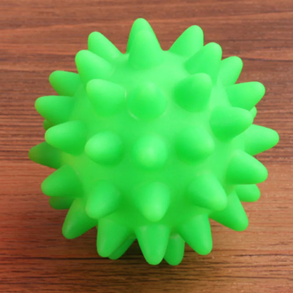 Dog Spiky Ball Toys, Dog Squeaky Chew Balls with Ultra Bouncy, Durable Rubber Dog Toys Ball for Puppy Teething Toys and Pet Cleans Teeth